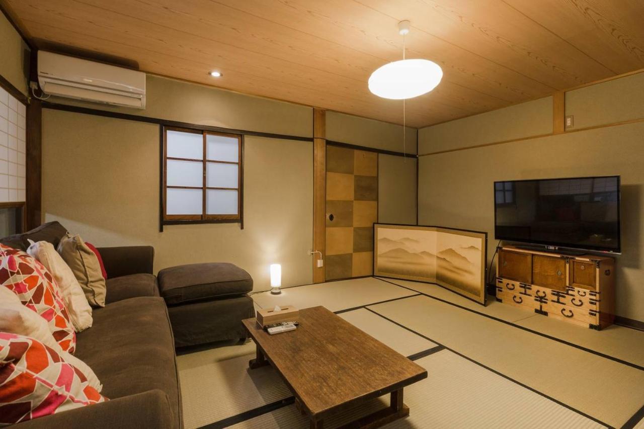 京都二条城近く京町屋120年の歴史に泊まる Exteriör bild