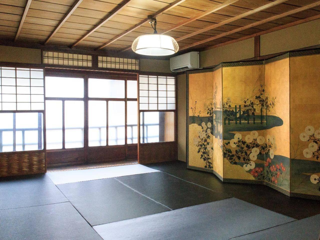 京都二条城近く京町屋120年の歴史に泊まる Exteriör bild
